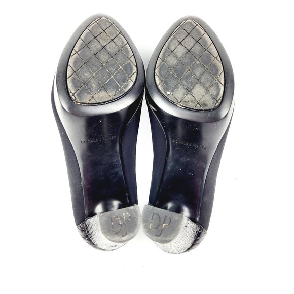 Donald J Pliner Stretch Pump - Size 6.5‎ - Picture 10 of 10